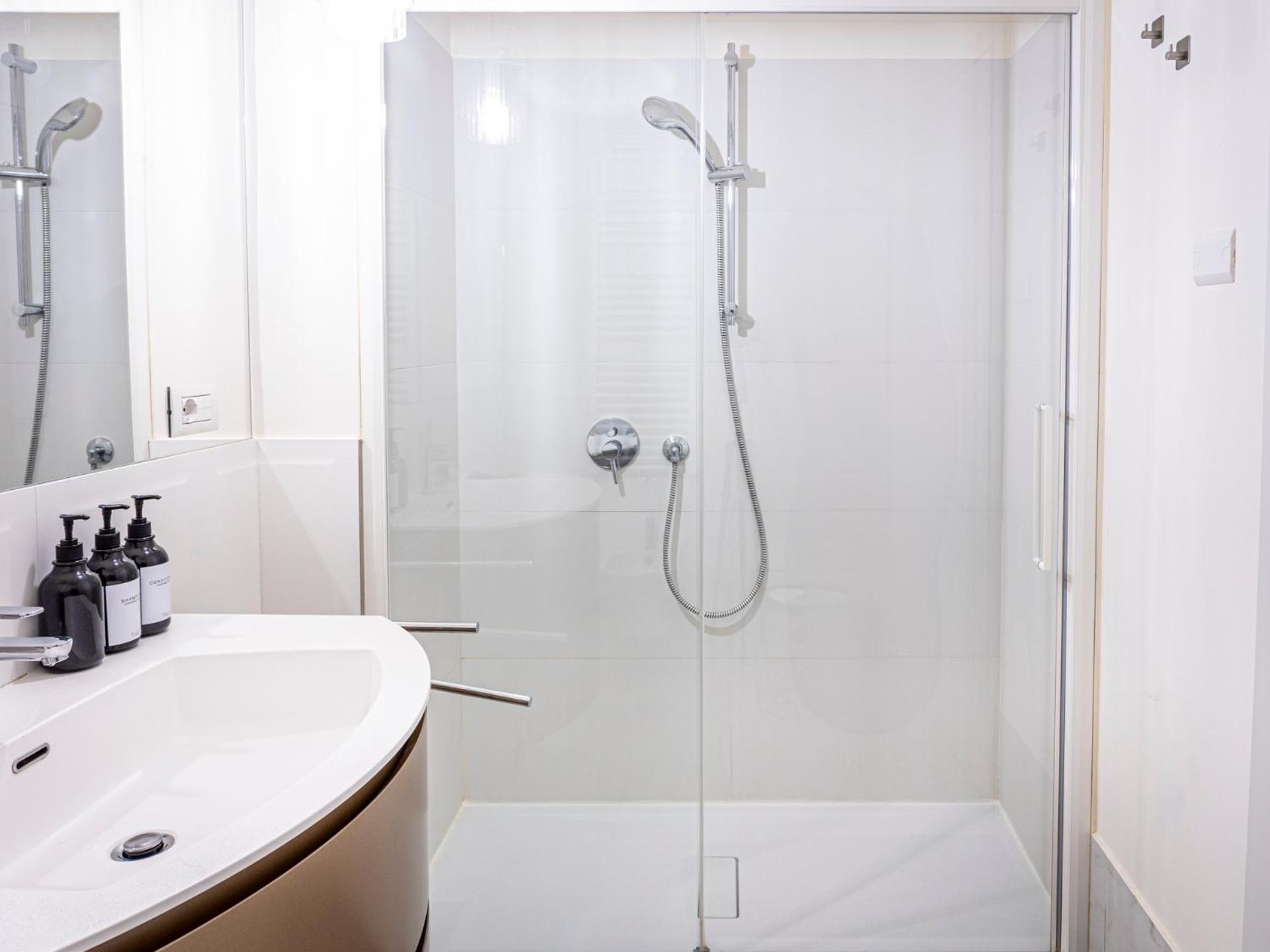 Luxury Sant'Ambrogio Apartment Milan Bagian luar foto